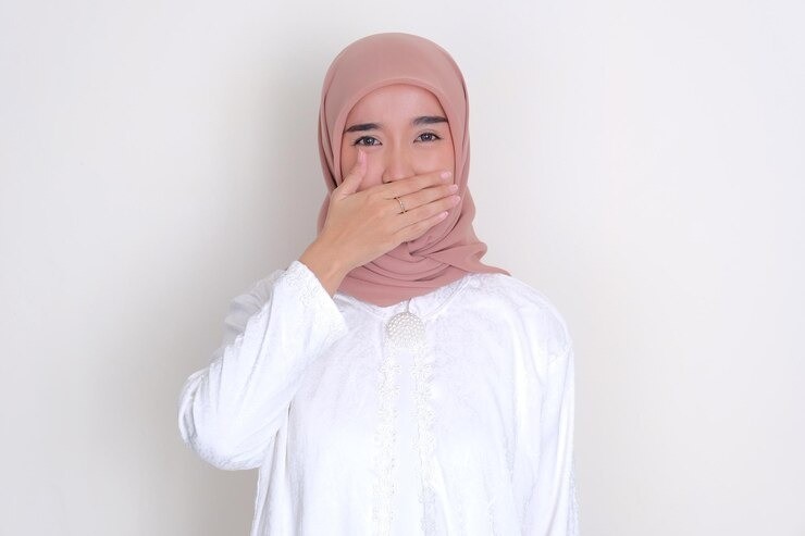 tanda penyakit ginjal di mulut, mulut kering ginjal, bau mulut amonia, gejala gagal ginjal, kesehatan mulut dan ginjal, penyakit ginjal ibu muda, mulut rasa logam, gusi berdarah penyakit ginjal, pembesaran gusi, sariawan dan ginjal